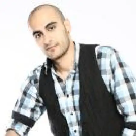 دانلود اهنگ آدریان مومن حالا نیستی