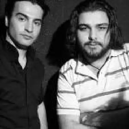 دانلود اهنگ آمین سی دی رو بشکن با حضور یاس