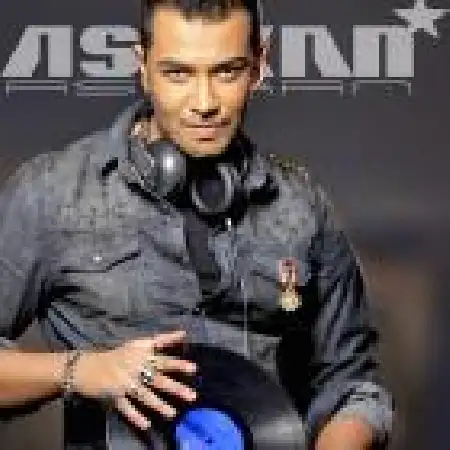 دانلود اهنگ اشکان باورم نبود (کلاب ریمیکس)