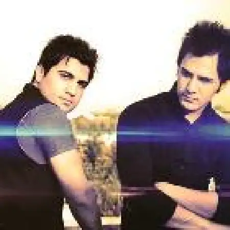 دانلود اهنگ برادران نخاولی بارون با حضور طاها