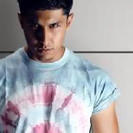 دانلود اهنگ پوریا میگذره ثانیه