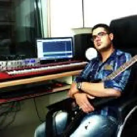 دانلود اهنگ حمیدرضا معقولی اعتراف با حضور رضا معماری