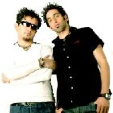 دانلود اهنگ رضا رحمتی آسمان من با حضور مسعود صداقتی