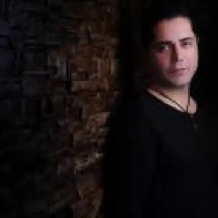 دانلود اهنگ روزبه اسکندری آزادی