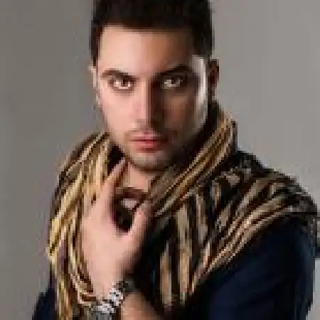 دانلود اهنگ آرش آرد فروشان عشق بازی