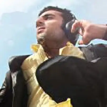 دانلود اهنگ شارو من تو آسمونم