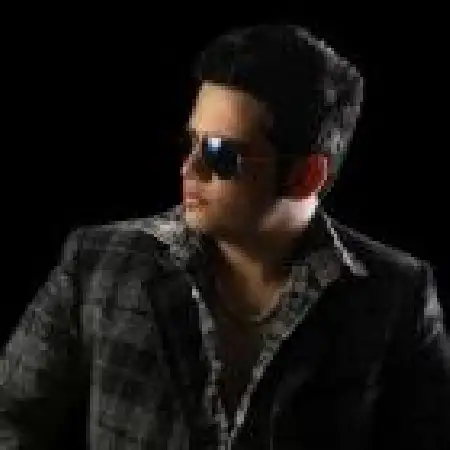 دانلود اهنگ کمیل صادق نژاد هوامو داری