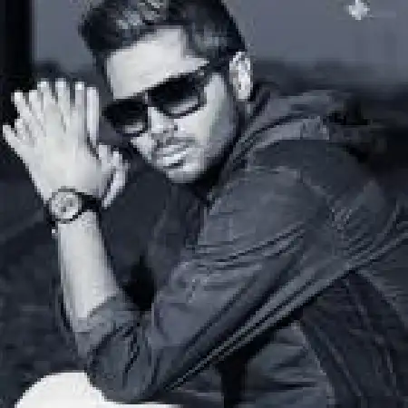 دانلود اهنگ محسن فرخی حس میکنم