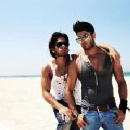 دانلود اهنگ معراج و مهراب اسمت چیه