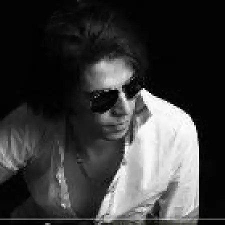 دانلود اهنگ ناصر برخورداری دیوونه