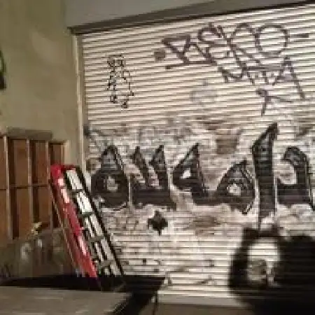 دانلود اهنگ نیوش باند ادامه بده