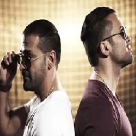 دانلود اهنگ هومن و رامتین پیشم که هستی