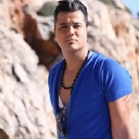 دانلود اهنگ بهرام سوریان دنیا خانوم