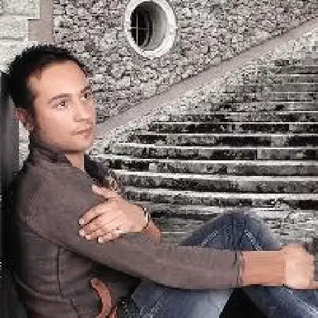 دانلود اهنگ حامد قهرمانی تنهاترین ستاره