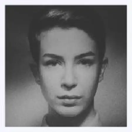 دانلود اهنگ کینگ رام موزه گرد