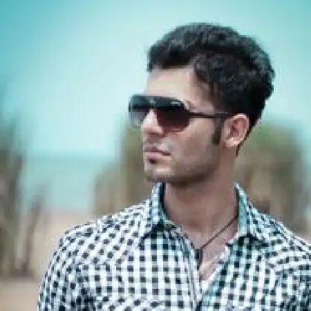 دانلود اهنگ مصطفی عربیان نباید می فهمید