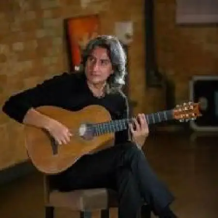 دانلود اهنگ بابک امینی ملودی قهوه ای