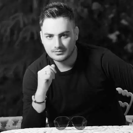 دانلود اهنگ کامران مولایی دمدمای صبح